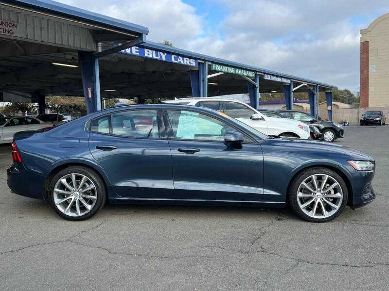 2021 Volvo S60 T5 Momentum