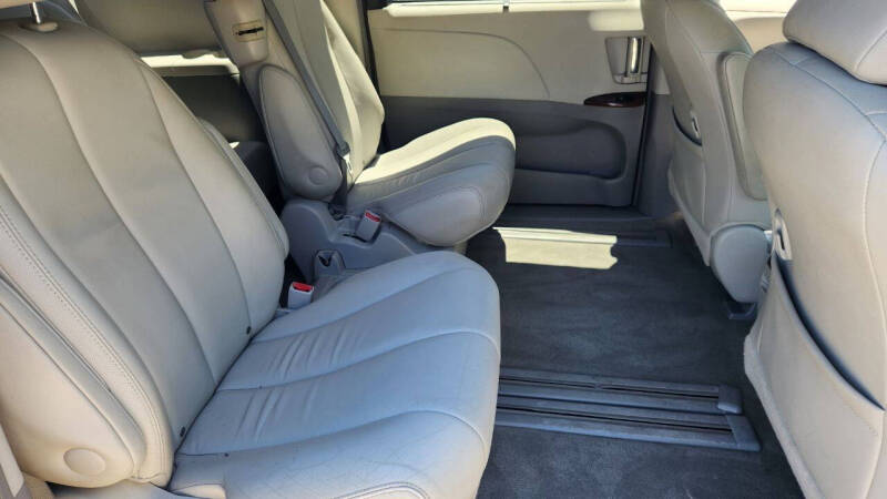 2013 Toyota Sienna XLE 8-Passenger