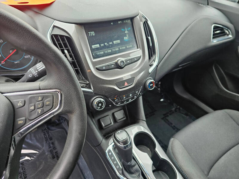 2017 Chevrolet Cruze LT Auto