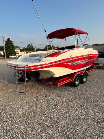 2006 Rinker 246BR