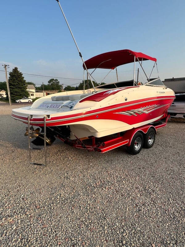 2006 Rinker 246BR