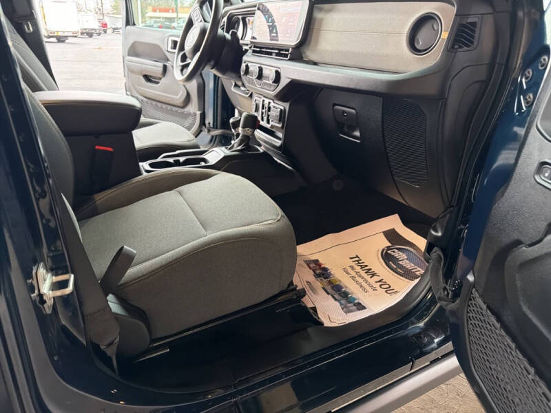 2025 Jeep Gladiator NightHawk