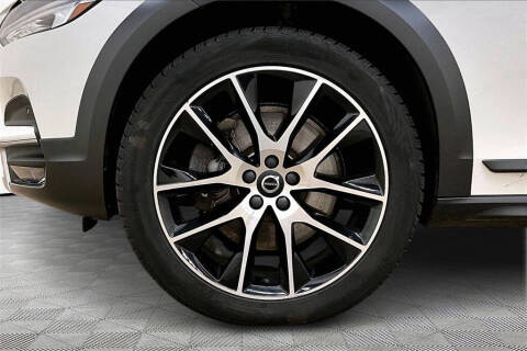 2020 Volvo V90 Cross Country T6