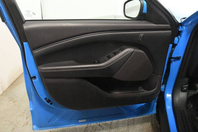 2022 Ford Mustang Mach-E Select