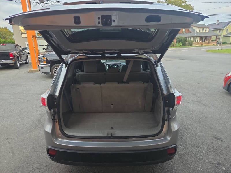 2014 Toyota Highlander LE