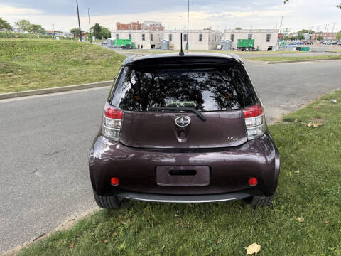 2014 Scion iQ