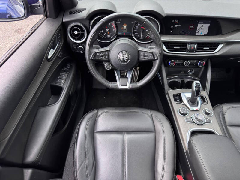 2022 Alfa Romeo Stelvio Ti