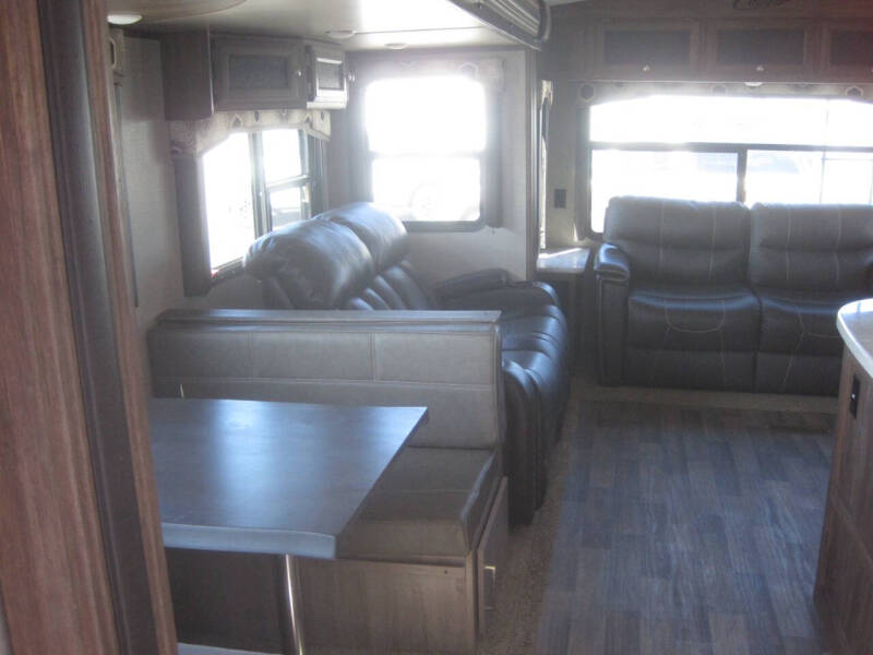 2017 Keystone RV Cougar X-Lite