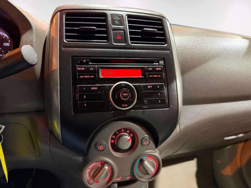 2012 Nissan Versa 1.6 SV