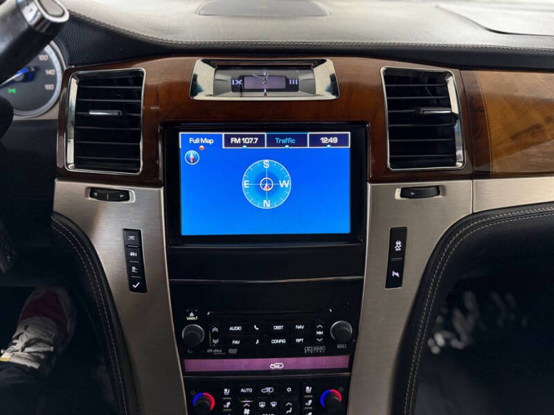 2013 Cadillac Escalade Platinum Edition