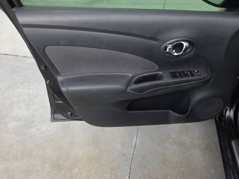 2015 Nissan Versa 1.6 S