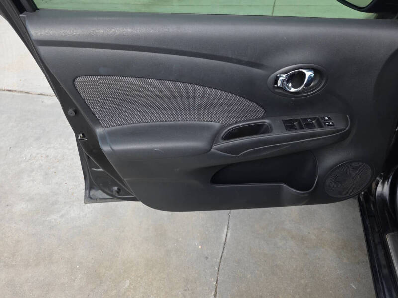 2015 Nissan Versa 1.6 S
