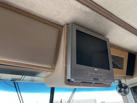 1998 Freightliner XC Chassis