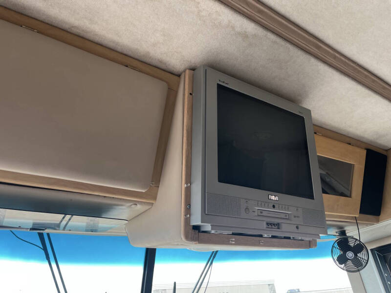 1998 Freightliner XC Chassis