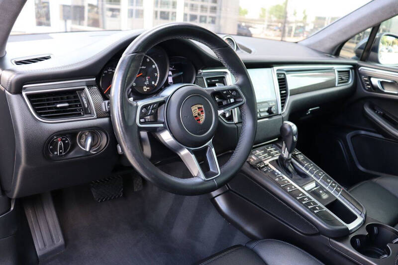 2017 Porsche Macan