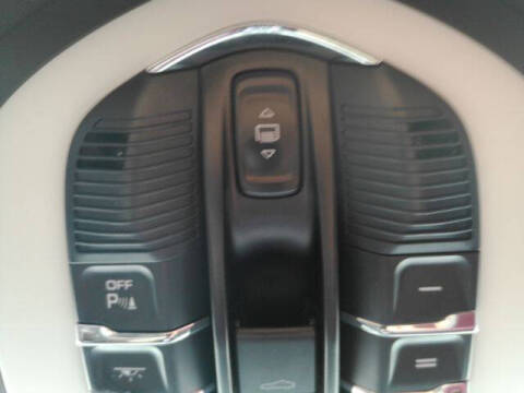 2023 Porsche Macan T