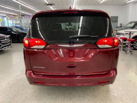 2020 Chrysler Voyager LX