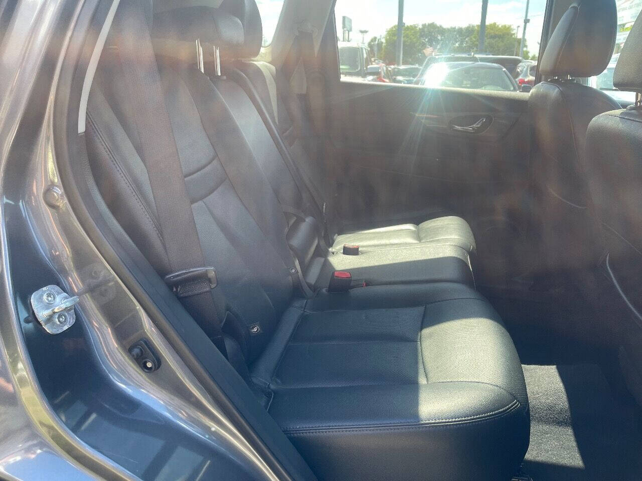 2016 Nissan Rogue  - $13,900