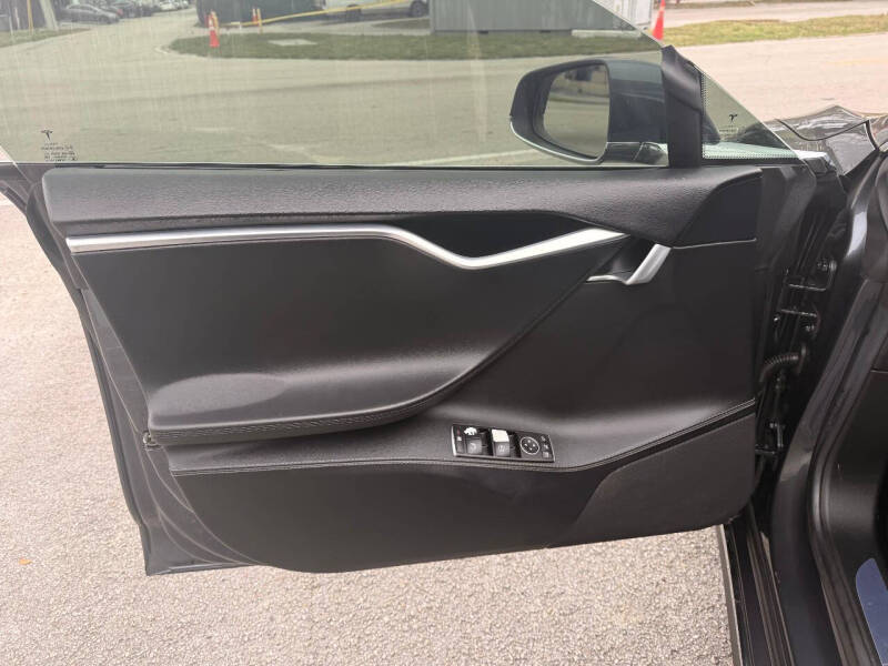 2015 Tesla Model S 85