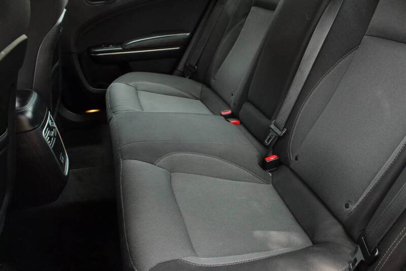 2016 Dodge Charger SE