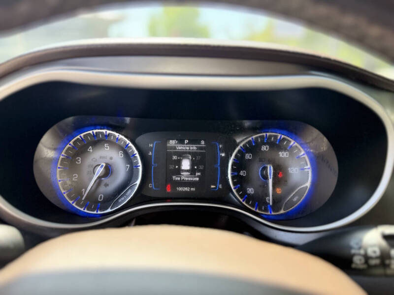 2017 Chrysler Pacifica Touring-L