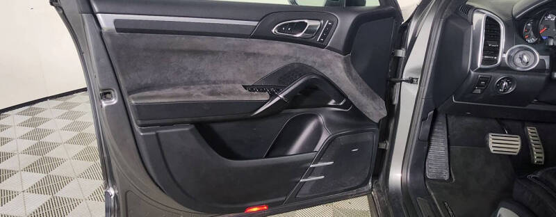 2016 Porsche Cayenne GTS