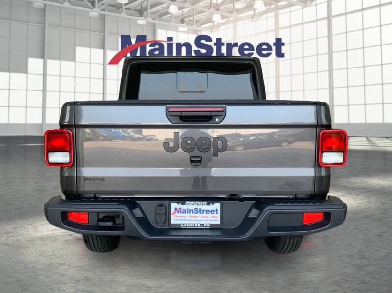 2025 Jeep Gladiator Sport