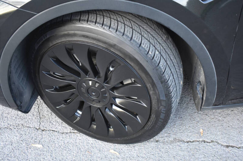2023 Tesla Model Y Long Range - Photo 31