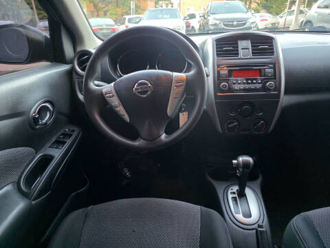 2016 Nissan Versa 1.6 SV