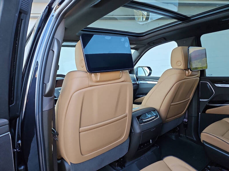 2026 Cadillac Escalade ESV Luxury