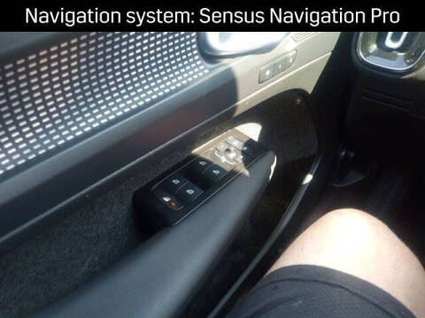 2022 Volvo XC40 T5 R-Design