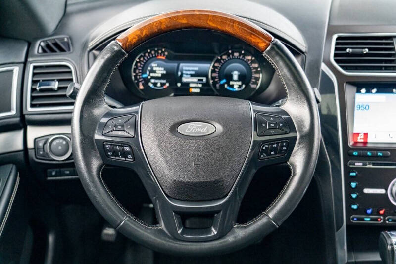 2017 Ford Explorer Platinum