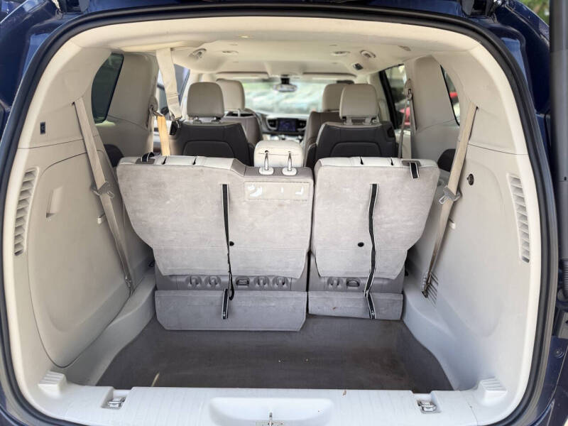 2017 Chrysler Pacifica Touring-L