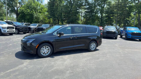 2027 Chrysler Pacifica Select