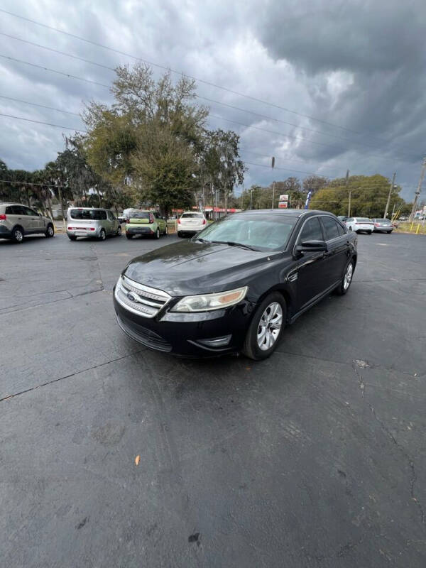 2012 Ford Taurus for sale at BSS AUTO SALES INC in Eustis FL