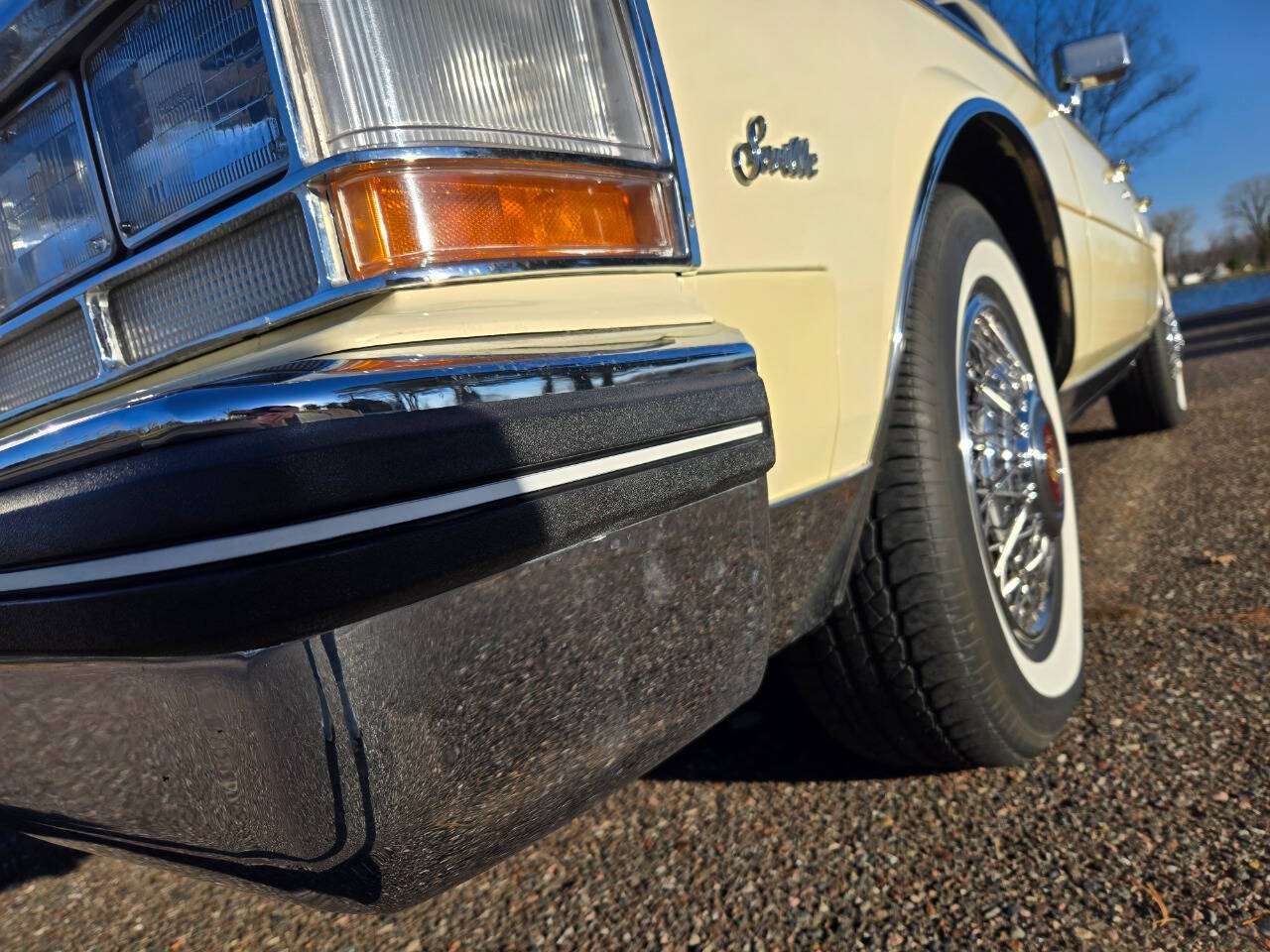 1984 Cadillac Seville 23