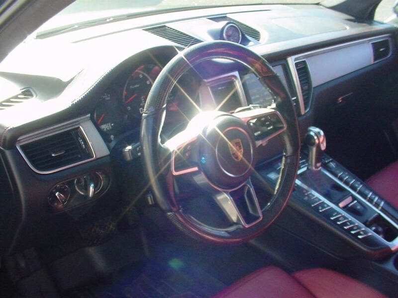 2016 Porsche Macan Turbo