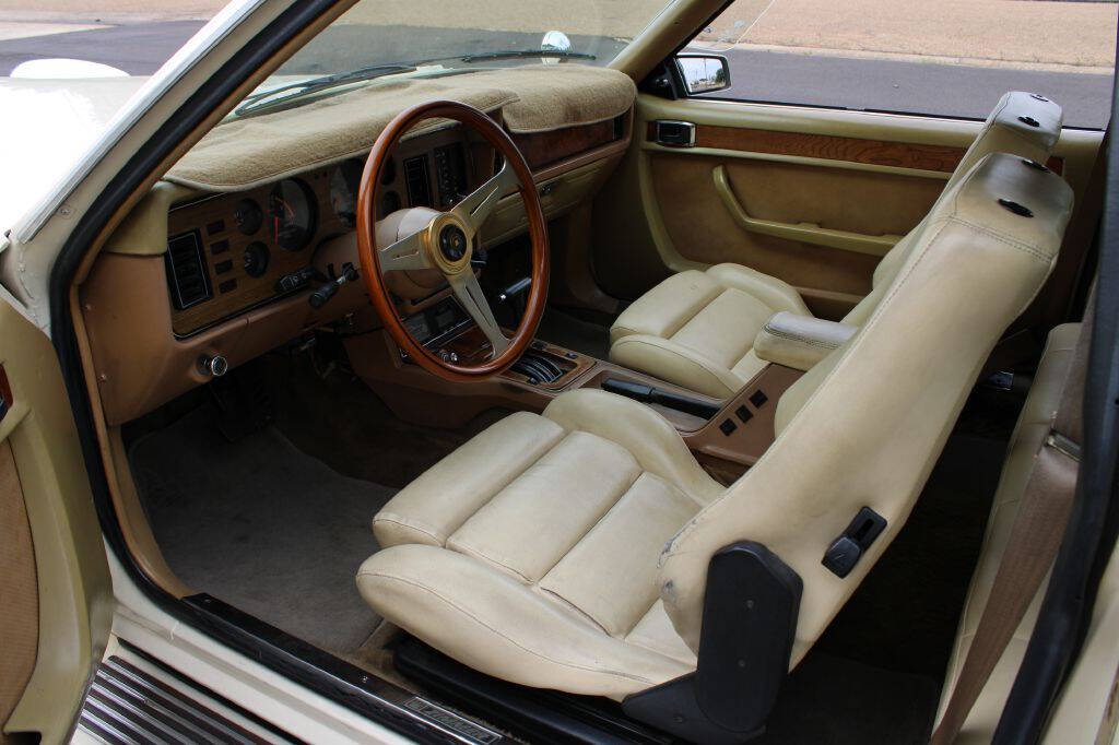1983 Ford Mustang 9