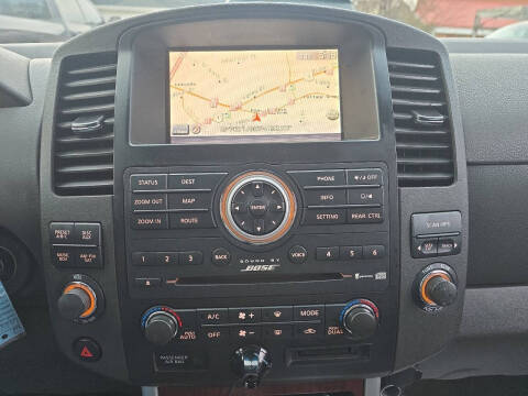 2011 Nissan Pathfinder LE