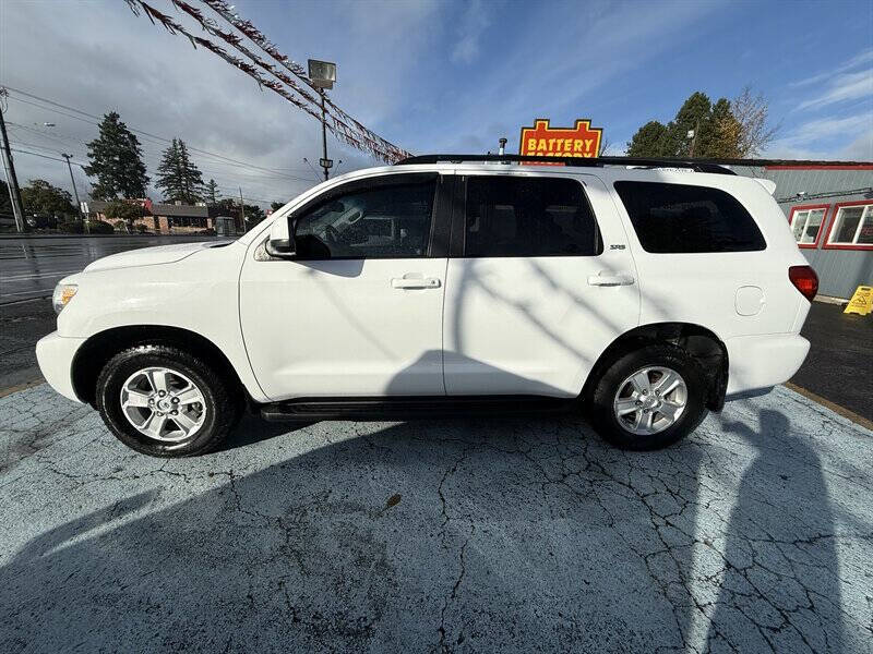 2016 Toyota Sequoia SR5