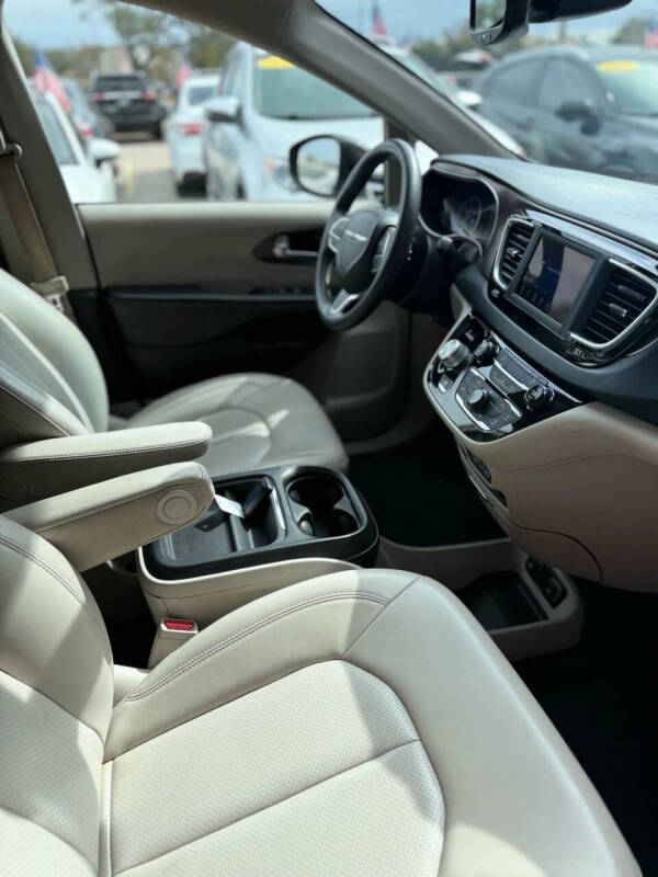 2021 Chrysler Voyager LXi