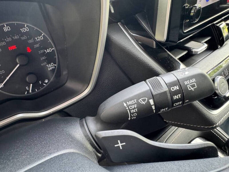 2024 Toyota Corolla Hatchback SE