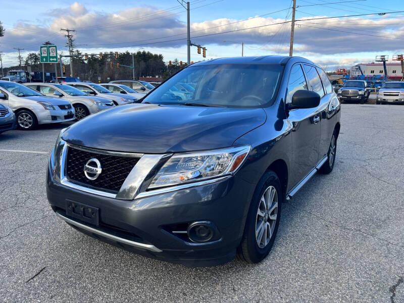 2014 Nissan Pathfinder for sale at OnPoint Auto Sales LLC in Plaistow NH