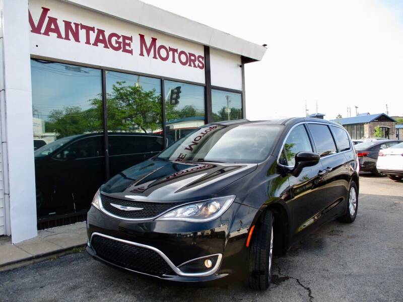2018 Chrysler Pacifica for sale at Vantage Motors LLC in Raytown MO