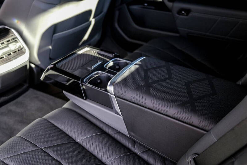 2025 BMW 7 Series 760i xDrive