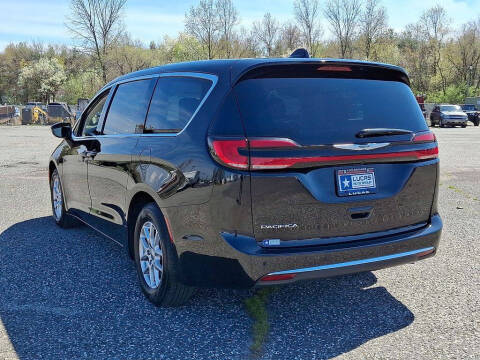 2024 Chrysler Pacifica Touring L