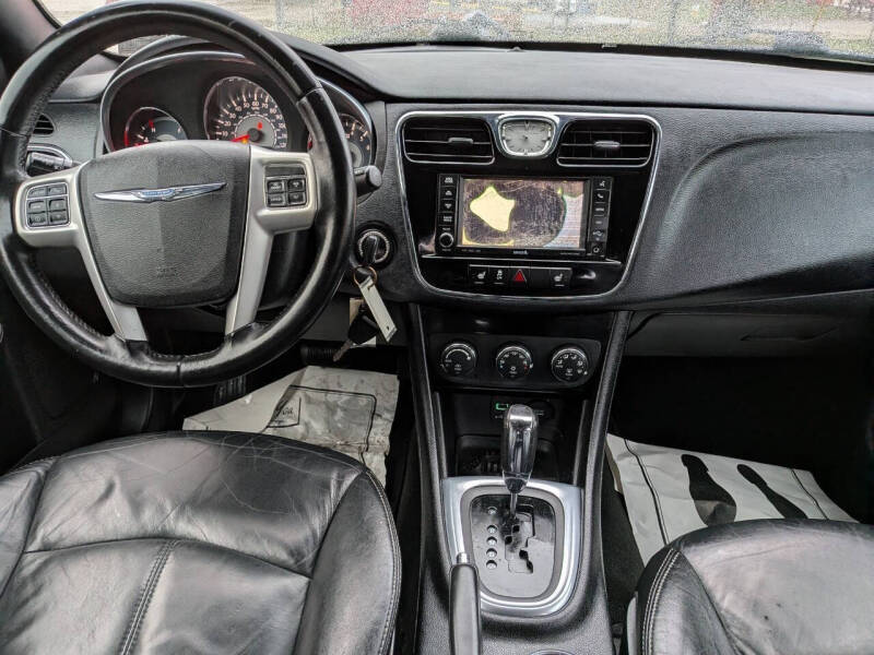 2012 Chrysler 200 Limited