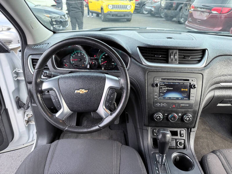 2017 Chevrolet Traverse LT