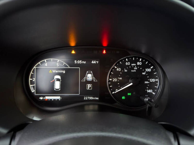 2023 Nissan Kicks SR