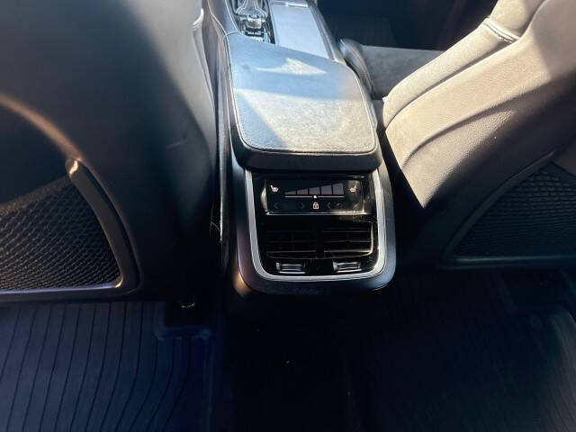 2019 Volvo XC90 T6 R-Design